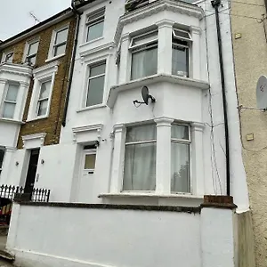 Homestay Elmdene Road, London