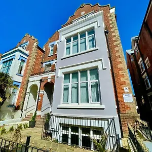 Sea Breeze Apartment Bournemouth